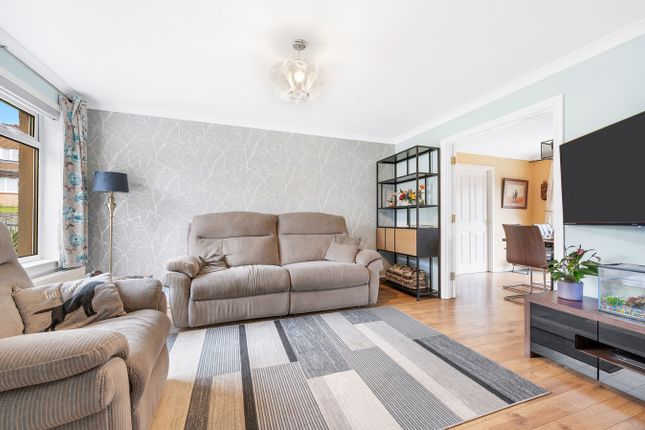 72, Glen Nevis Drive, Dunfermline photo 4