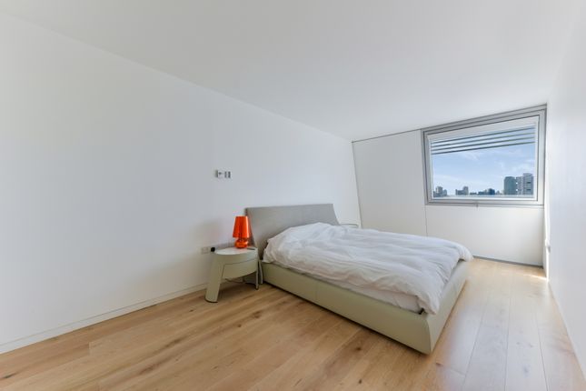 Flat to rent in Hester Road, London