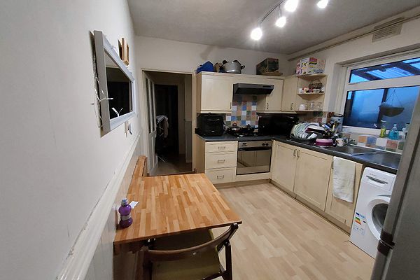 Terraced house to rent in Riverdale Road, London