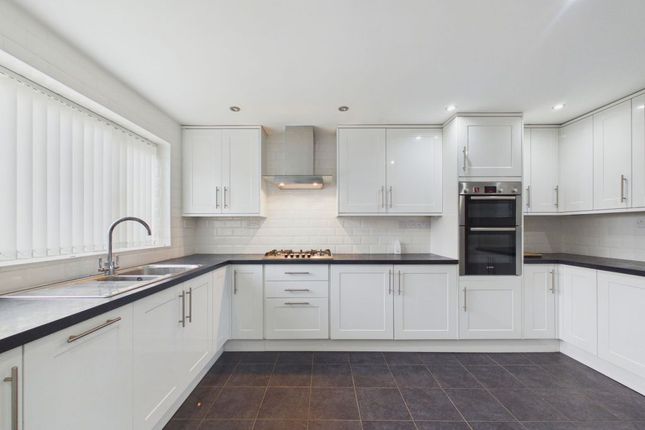 6, Ash Grove, Whitby photo 3
