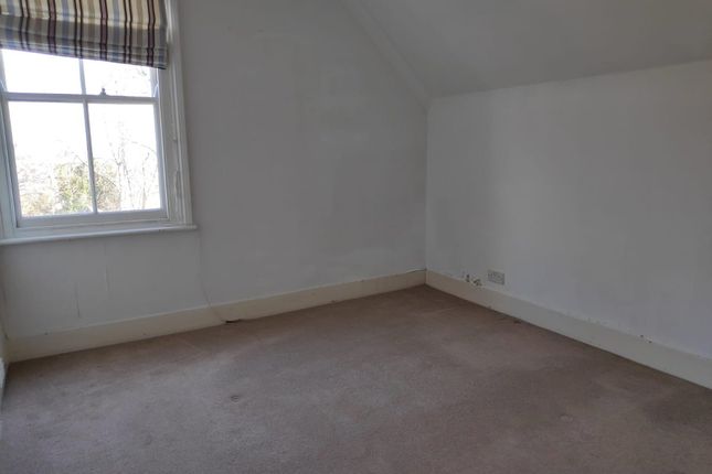 Woodlands Road, Redhill photo 3