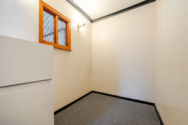 Flat 2, 108, Brighton Road, West Sussex photo 4