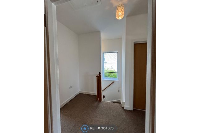Flat, Bronwydd Road, Carmarthen photo 5