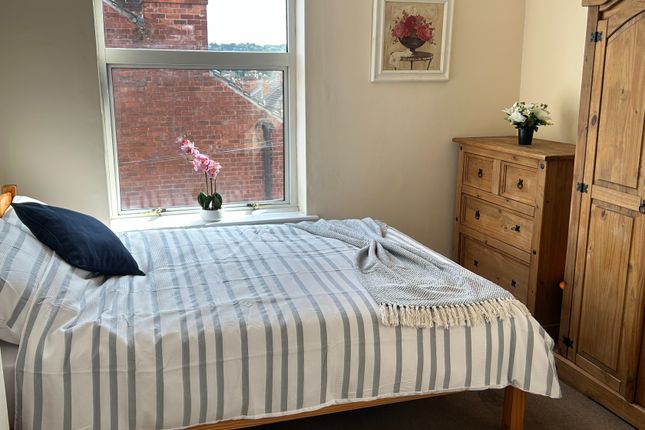 Room 3, 217, Monks Road, Lincoln photo 5