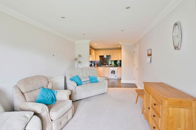 Flat for sale in Portsmouth Road, Horndean, Waterlooville, Hampshire