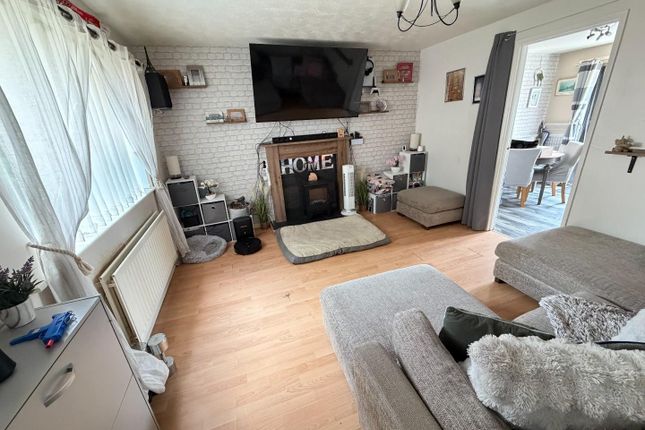 19, Derwent Street, Hartlepool photo 2