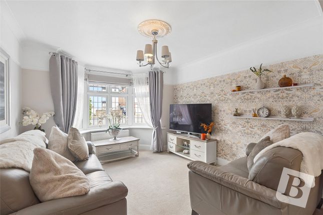 276, St. Marys Lane, Upminster photo 2