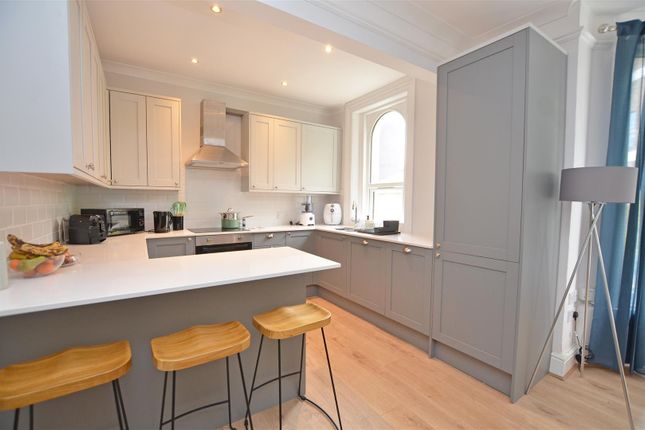 Thumbnail Flat to rent in Grove Crescent, Kingston Upon Thames