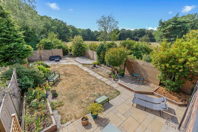 8 Longview, Beaconsfield photo 4
