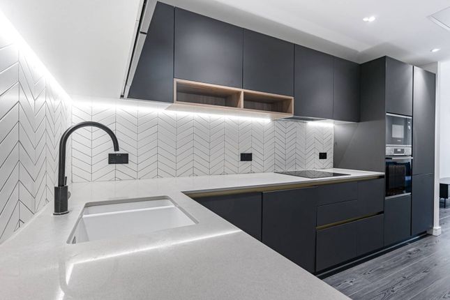 Sovereign Court, Hammersmith photo 3