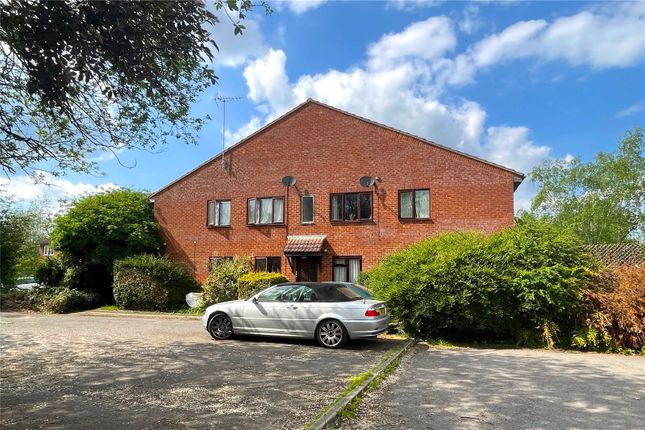 Flat for sale in Moore Close, Tongham, Surrey