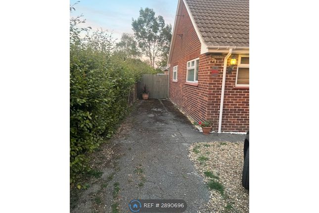 1-bed house on Cambridge Road, Oakington, Cambridge, £500/mo