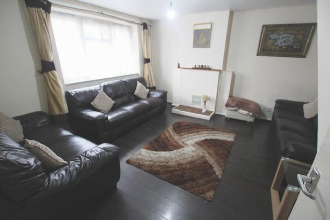 Flat for sale in Queens Road, Plaistow