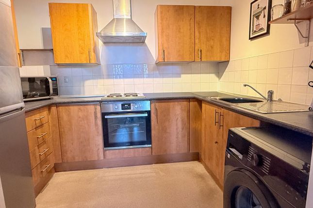 Taylers Court, Pelican Lane, Newbury photo 3