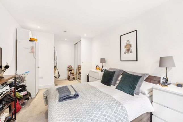 Flat for sale in Gaumont Place, Streatham Hill