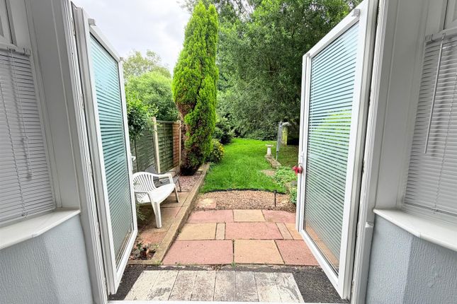 42, Rose Hill Road, Ashton-Under-Lyne photo 4