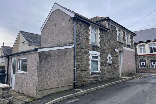End terrace house to rent in 17 Victoria Street, Abertillery