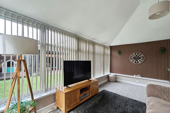 3 Poets Way, Pontyclun photo 2