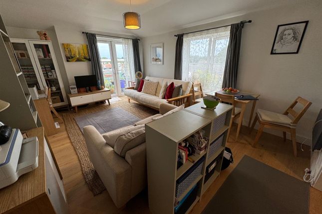 Thumbnail Flat for sale in Pageant Avenue, London