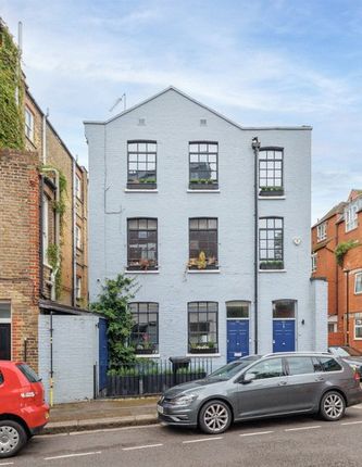 Thumbnail Flat for sale in Crabtree Lane, London