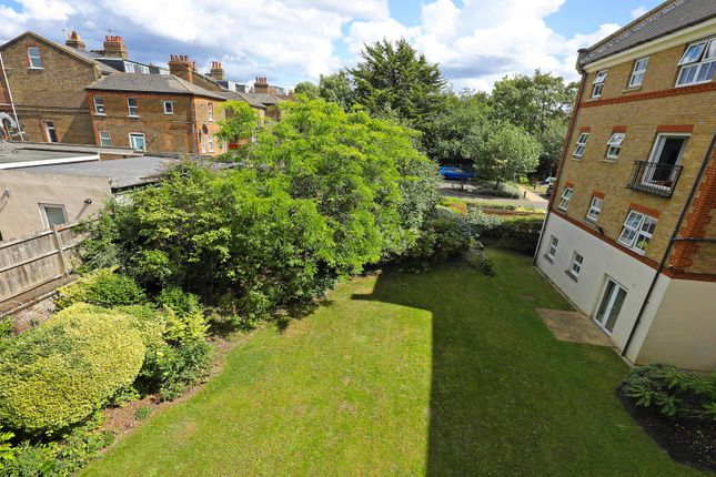 Flat for sale in 194 Horn Lane, Acton
