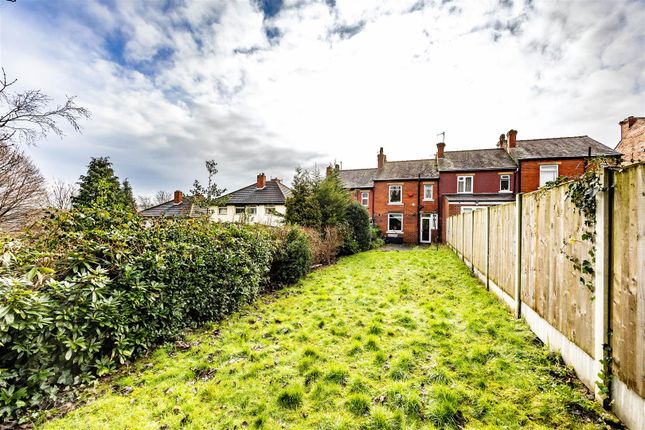 13, Thornfield Avenue, Huddersfield photo 3