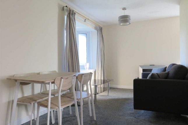74, Pinewood Court, Wilmslow photo 2