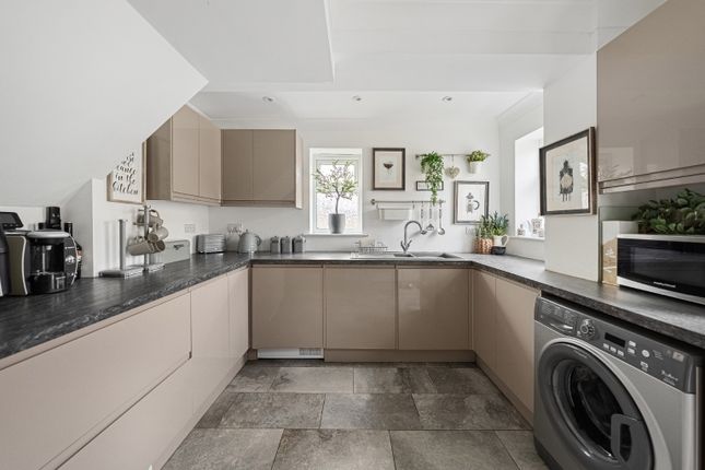 3, Frobisher Way, Kent photo 3