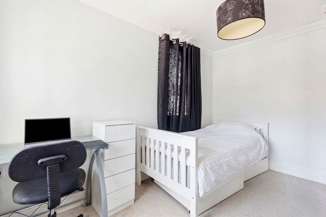 4 Woodside Cottage Norsey Road, Billericay photo 4