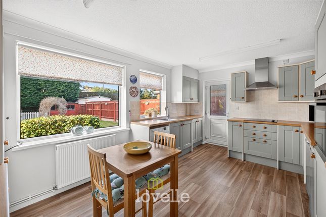 65 Station Road, Grimsby photo 2