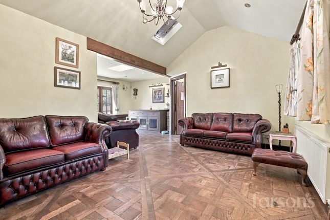 Raven Lodge Little Warley Hall Lane, Brentwood photo 2