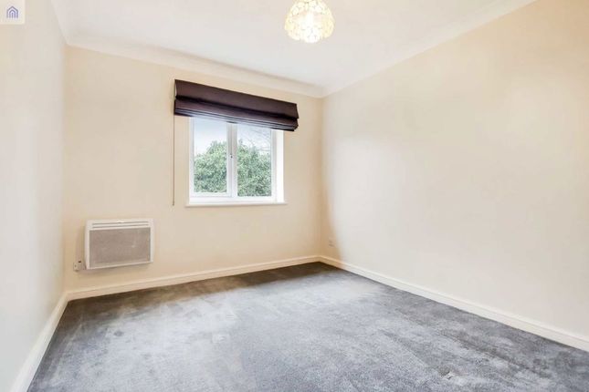22, Cascade Road, Buckhurst Hill photo 4