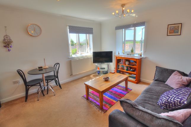 Flat 14, 31, Ray Mercer Way, Kidderminster photo 3