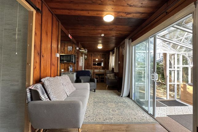 Chalet 33, Plas Panteidal,, Aberdovey/Aberdyfi, Gwynedd photo 3