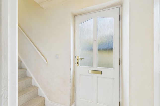 No 6, Plas Ystrad, Carmarthen photo 3