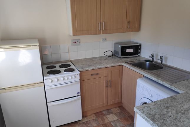 Lynwood Road, Redhill photo 5