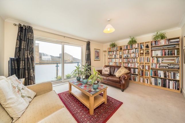 Flat 26, Cascades Court, 13-19, Hartfield Crescent, London photo 2