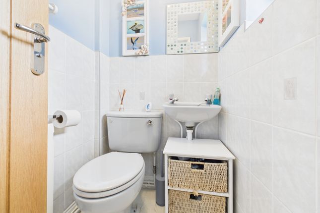 15, FIRETHORN DRIVE, HYDE photo 4