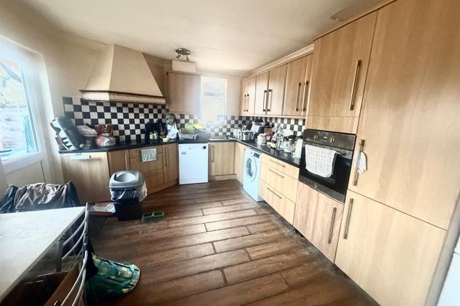 149, Honey Lane, Waltham Abbey photo 4