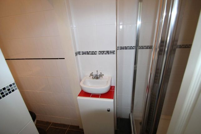 53, Grenfell Avenue, Essex photo 5