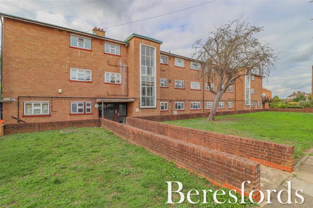 Flat for sale in Bridge Avenue, Upminster