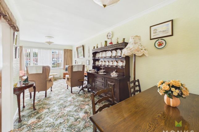 11, Stretton Close, Shrewsbury photo 4