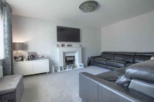 7, Cawdor Close, Stockton-On-Tees photo 2