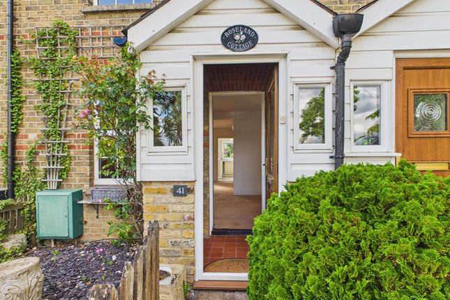 41, Springhall Road, Sawbridgeworth photo 2