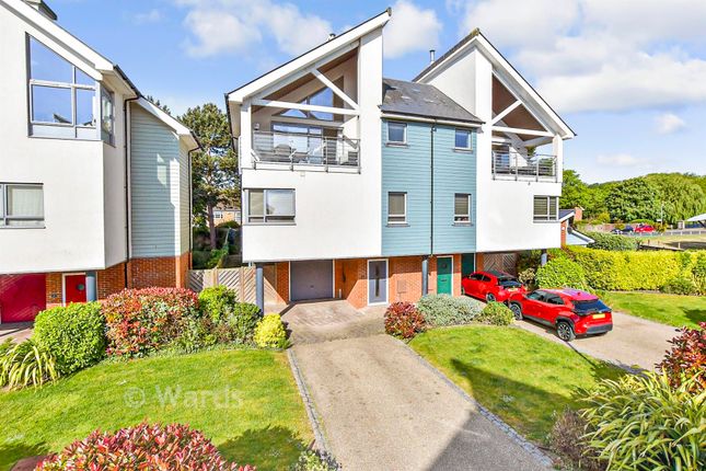 4-bed semi-detached on 4, Moncrieff Gardens, Hythe, £750,000