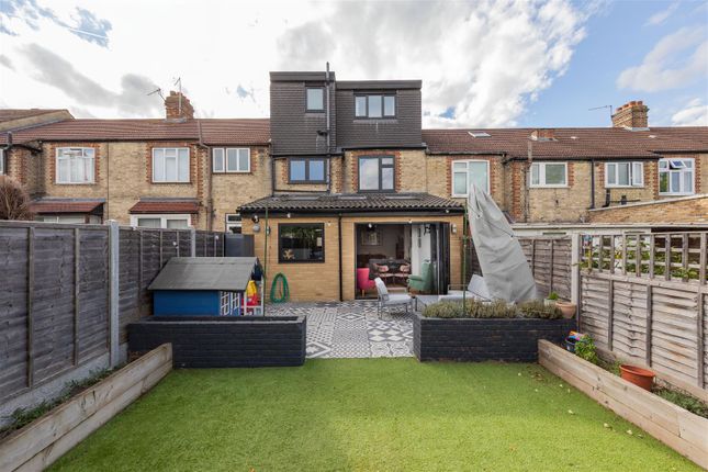 12, Warboys Crescent, Highams Park photo 4