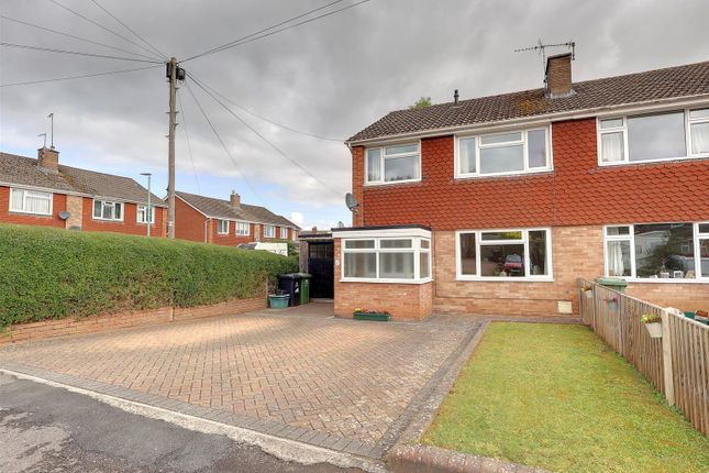 3-bed house on 11, Knights Crescent, Newent, £289,995