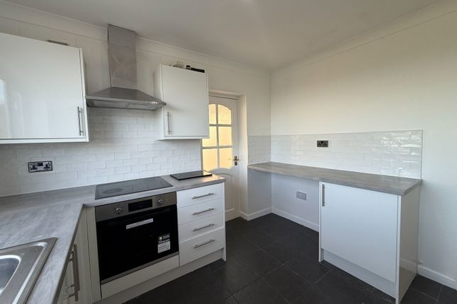 36, Wynall Lane, Stourbridge photo 2