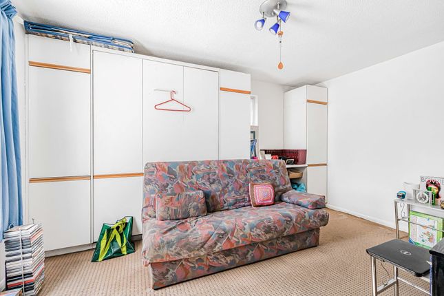 3, Pilgrims Close, Palmers Green photo 4