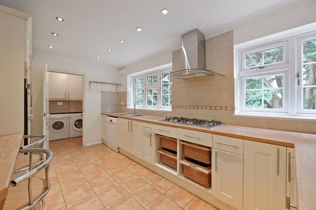 25, The Binghams, Berkshire photo 3
